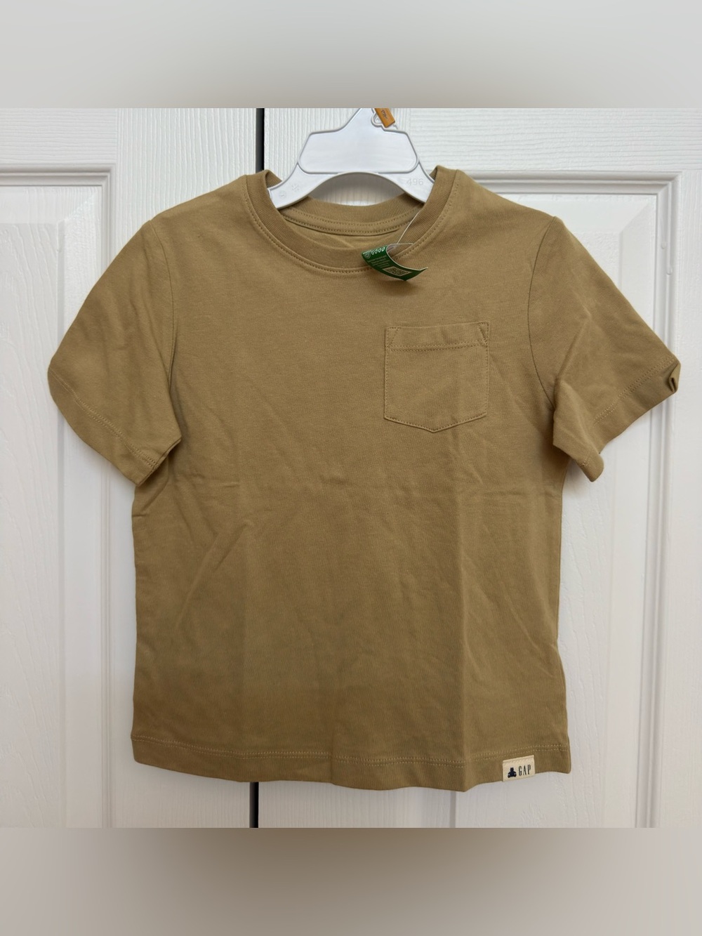 Brand new Gap Kids Short Sleeve Pocket Tee size 5T